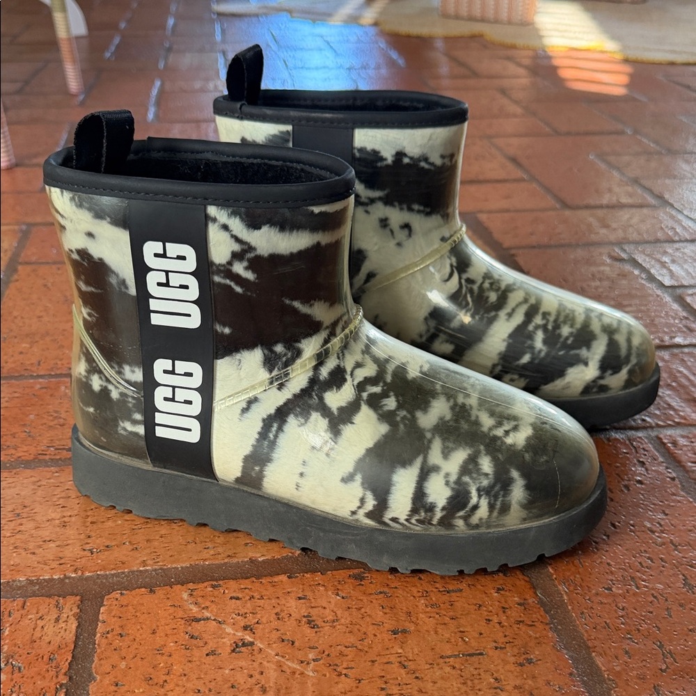 UGG - Women’s Classic Clear Mini Marble Boots in Black - Size: 8
